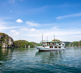 VENEZIA CRUISES LAN HA BAY